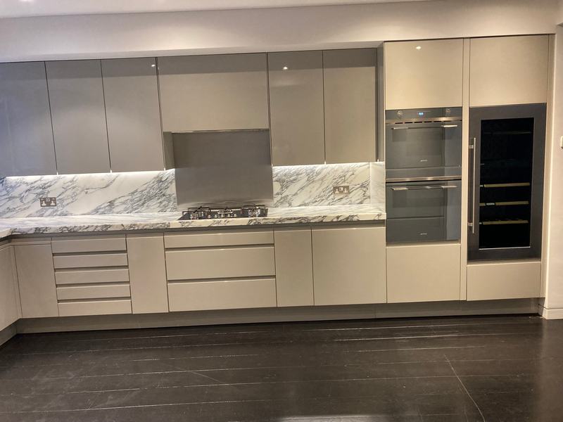 Poggenpohl Immaculate Grey Gloss Kitchen Quooker Smeg Appliances Marble - Granite Worktops