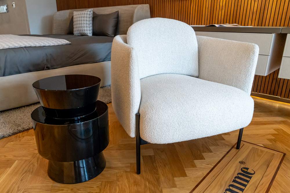 Luxury Ex Display MisuraEmme Virgin Armchair by Mauro Lipparini with Moai Black Gloss Lacquer Solid Lime Wood Coffee Table by Riccardo Gussoni